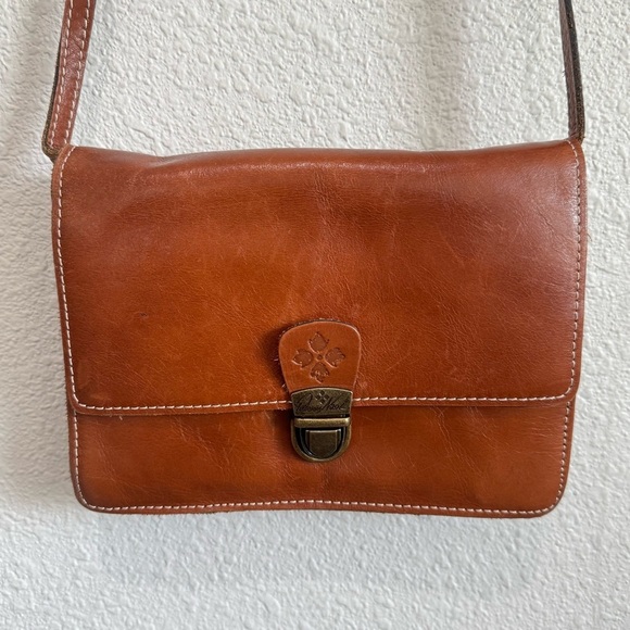 Patricia Nash Handbags - Patricia Nash Womens Lanza Crossbody Bag Tan Boho Western Leather Vaction